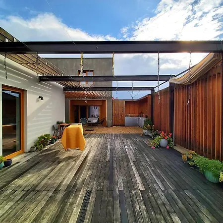 Vigeo Lounge Coffee Bed & Breakfast 4*