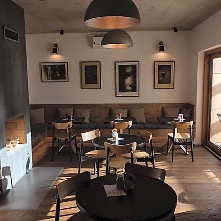 לינה וארוחת בוקר Vigeo Lounge Coffee